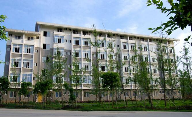 桂林理工大学博文管理学院是几本怎么样？公办还是民办？学费和环境如何？