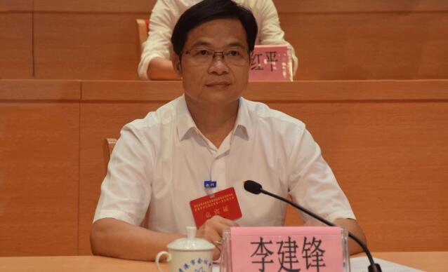 李建锋简历：贵港市委常委、政法委书记李建锋，曾任贵港市委常委、秘书长