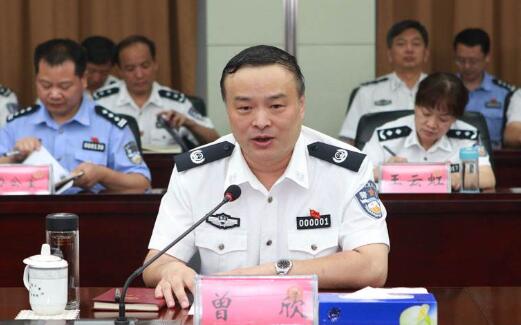曾欣简历：广西自治区党委常委、政法委书记曾欣，曾任湖北省政府副省长、公安厅厅长