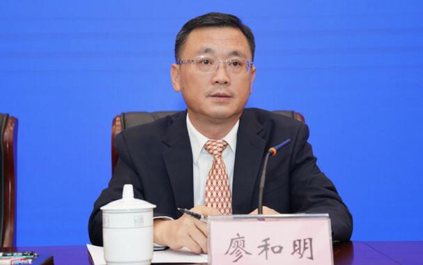 廖和明简历：来宾市委副书记、市长廖和明、曾任来宾市委常委、常务副市长，贺州副市长，余治平不再任
