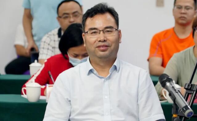 钟磊简历：崇左供销社监事会主任钟磊被查，曾任龙州县委副书记、县长，江州区委副书记