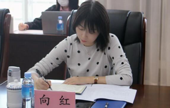 向红简历：广西北部湾港务集团副总经理向红，曾任北部湾港务集团董事会秘书