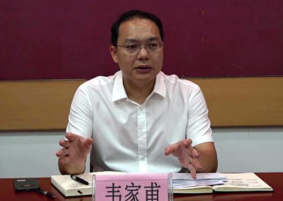 韦家甫简历：河池市东兰县委书记韦家甫，曾任东兰县长，金城江区委副书记，区委常委、常务副区长