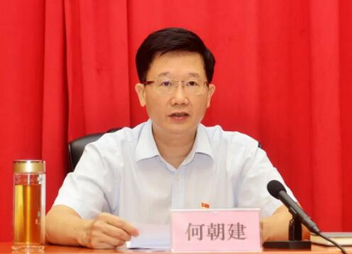 何朝建任来宾市委书记，曾任广西市场监督管理党组书记、民宗委主任、防城港市长，蓝晓任崇左市委书记（简历）