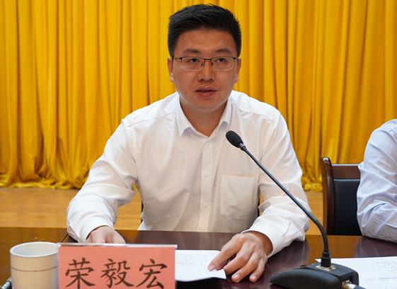 荣毅宏简历：防城港市发改委主任荣毅宏被查，曾任防城区委副书记、区长