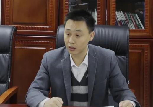谢政简历：来宾市政务大数据发展局四级调研员谢政，曾任来宾市发改委副主任