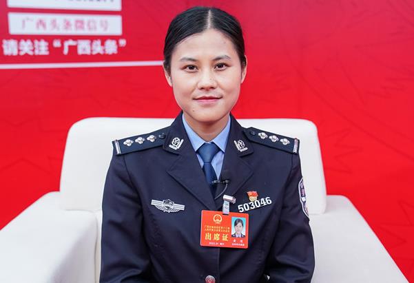 黄墁简历：玉林市容县公安局政委黄墁，曾任玉林市公安局刑事侦查支队副支队长
