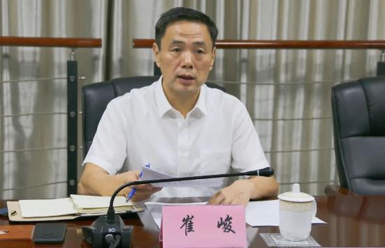 崔峻简历：广西自治区政府副秘书长崔峻，曾任柳州市委常委、常务副市长、秘书长，三江县委书记