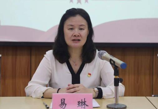 易琳简历：桂林市侨联主席易琳，曾任桂林市民政局副局长